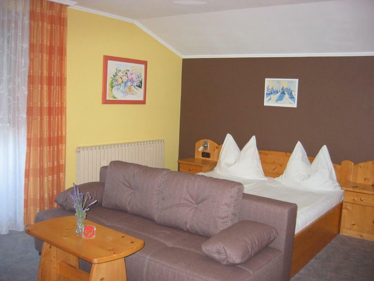 Gastehaus Heidi Bed & Breakfast Wals-Siezenheim Exterior photo